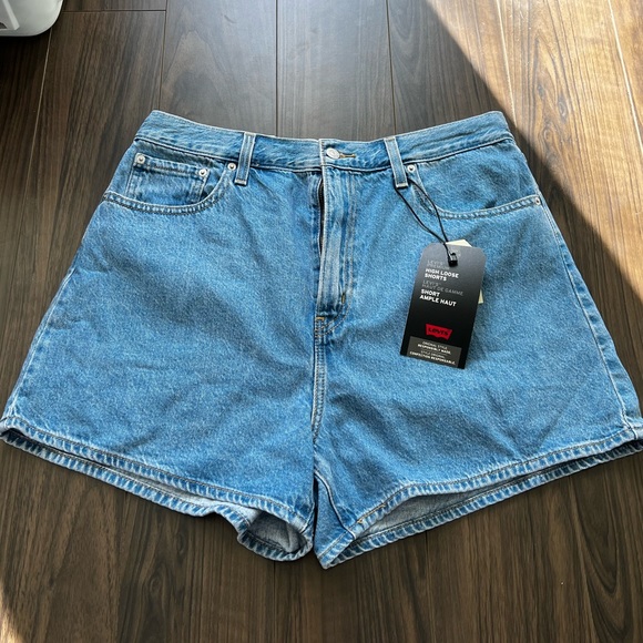 Aritzia Levi's High Loose Short - Number One (Med Denim) - Size 32 - Picture 2 of 8
